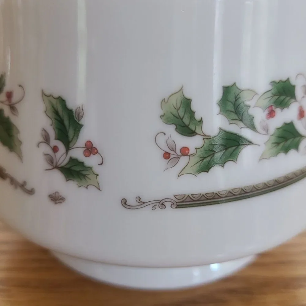 Vintage Royal Limited Holly Holiday China Christmas Sugar Bowl With Lid